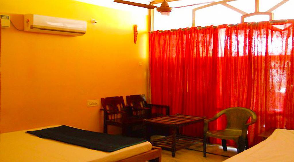 Sri Devi Comforts Hotell Chikmagalūr Exteriör bild