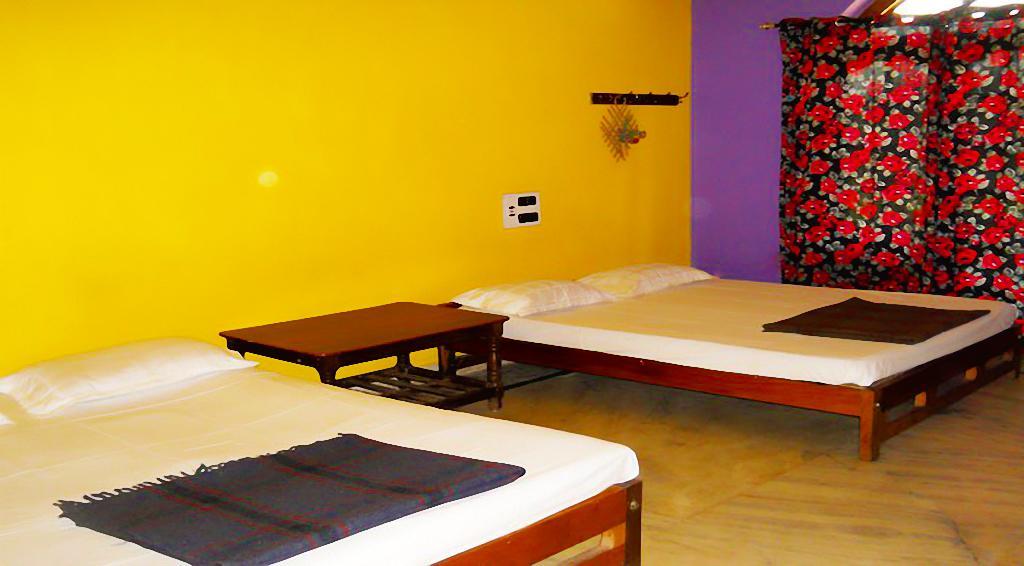 Sri Devi Comforts Hotell Chikmagalūr Exteriör bild